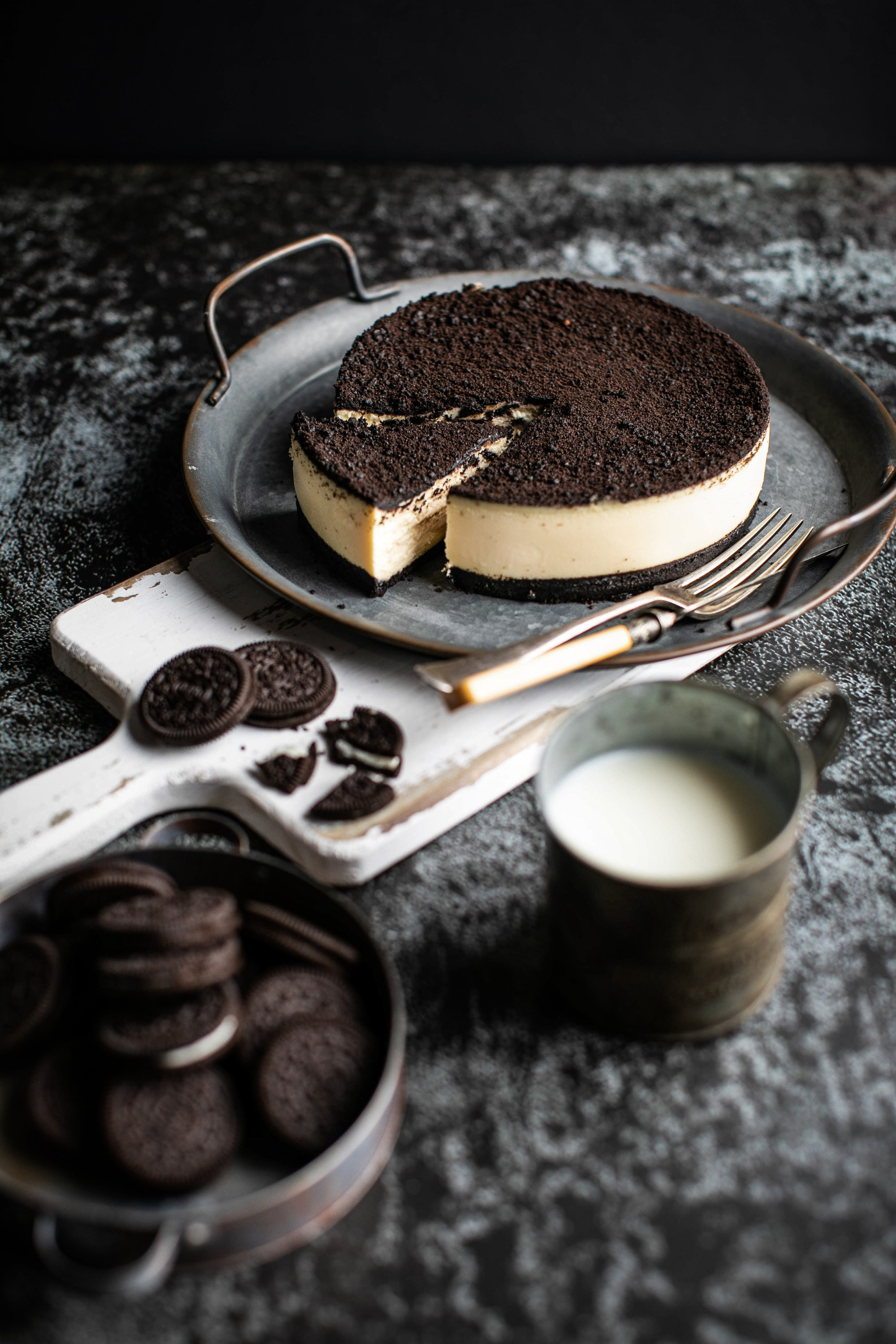 Cat  the Fiddle The Modern Duke Pudding Cookies  Cream Cheesecake min